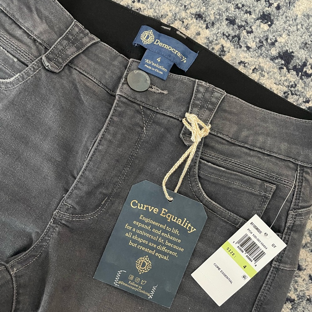 Democracy Gray Jeggings for Versatile Style